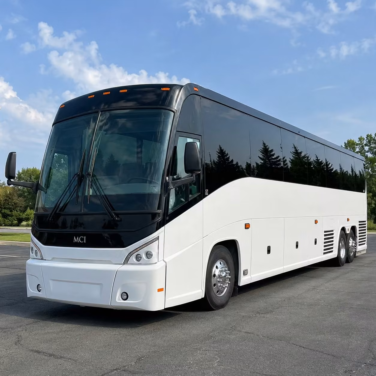 long distance charter bus rentals for fayetteville sports teams and fan groups